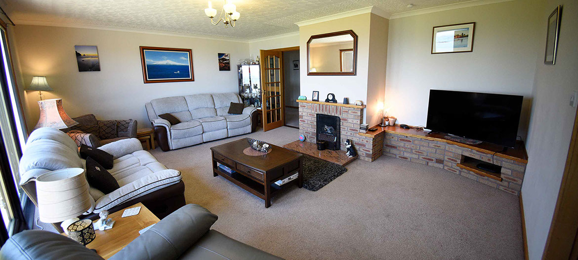 Gairloch View Bed and Breakfast accommodation with sea views living room
