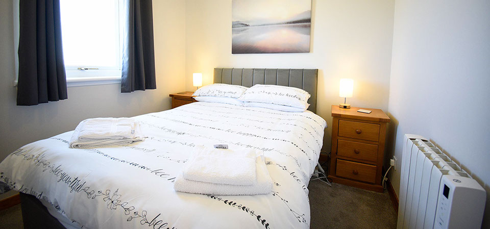 Kenmore Bed and Breakfast contains a double bed self catering near Staffin on the Isle of Skye