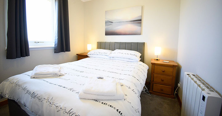 Kenmore Bed and Breakfast contains a double bed self catering near Staffin on the Isle of Skye
