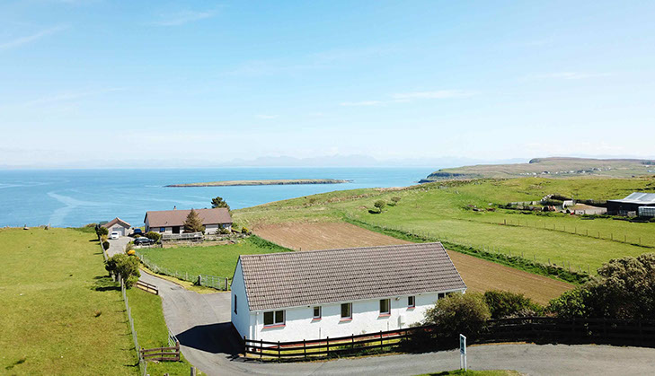 Anmara self catering accommodation is located near Staffin on the Isle of Skye with great sea views