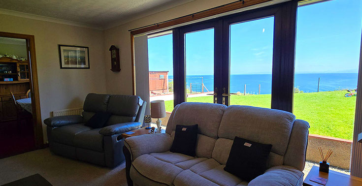 Enjoy sea views of the Isle of Skye when you stay at Gairloch View Bed and Breakfast near Staffin
