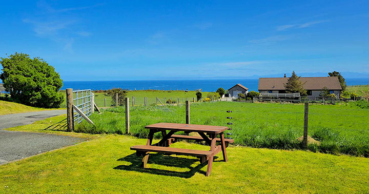 Contact Gairloch View bed and breakfast and self catering accommodation in Staffin with sea views
